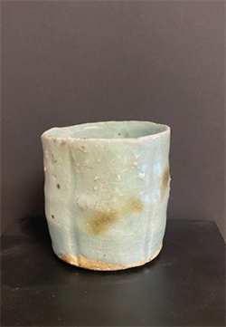 HANS VANGSØ - Kop celadon (111)